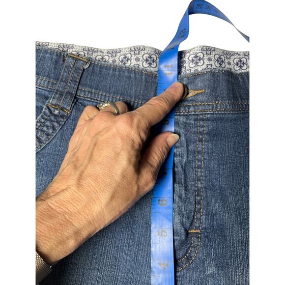 Wrangler 10 Medium Denim Shorts Floral Waistband Y2K Western Vibes - Picture 6 of 9